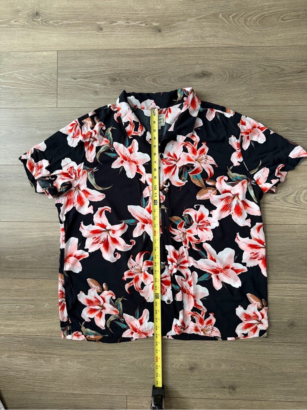 Tecovas Men's XXL Lakeside Short Sleeve
Hawaiian Resort Shirt Lily Print